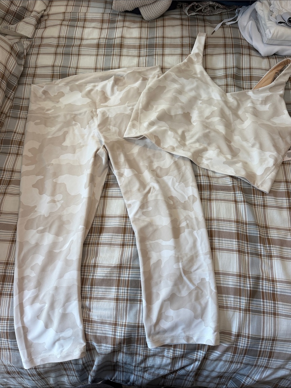 Old Navy Neutral Camo Women's Leggings & Crop Tank Set